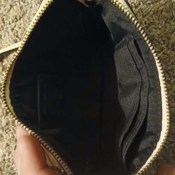 🌼Coach Floral Wristlet White Yellow Gray Leather Zip Pouch - Picture 5 of 7